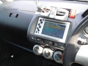 2005 Honda Fit Photos
