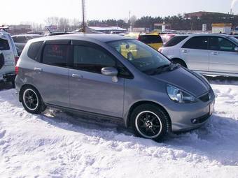 2005 Honda Fit Pictures