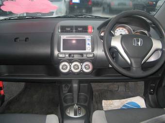 2005 Honda Fit Pictures