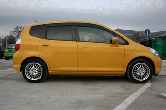 2005 Honda Fit Photos