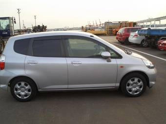 2005 Honda Fit Photos