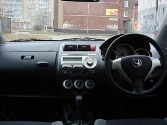 2005 Honda Fit Pictures