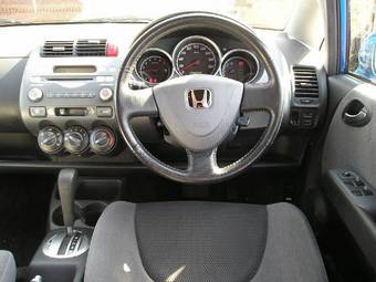 2005 Honda Fit Pictures