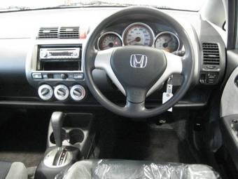 2005 Honda Fit Pictures