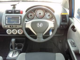 2005 Honda Fit Photos