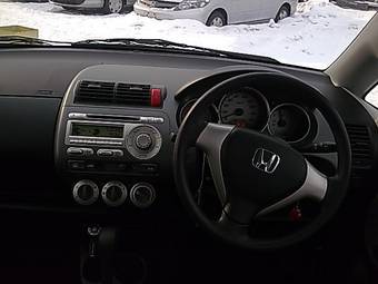 2005 Honda Fit Pictures