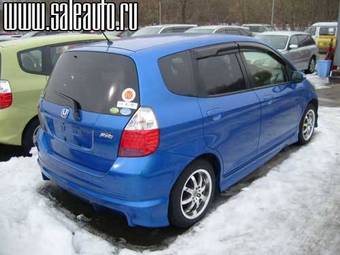 2005 Honda Fit Pictures