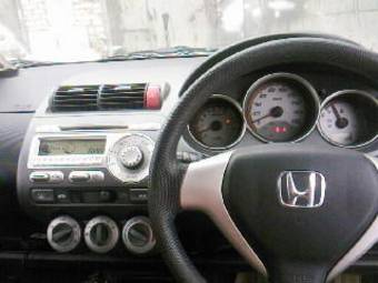 2005 Honda Fit Photos