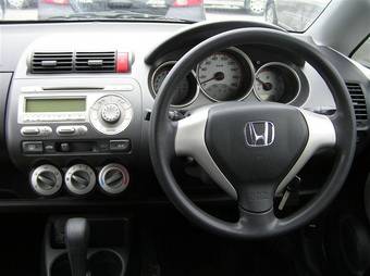 2005 Honda Fit Photos