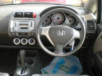 2005 Honda Fit Pictures