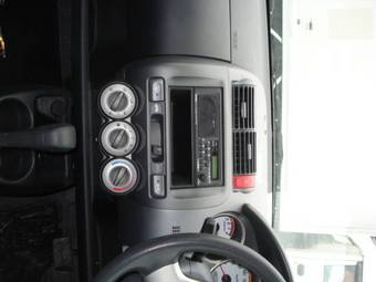 2005 Honda Fit Photos