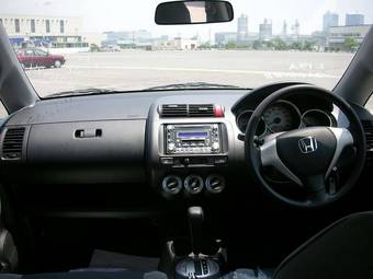 2005 Honda Fit Pictures