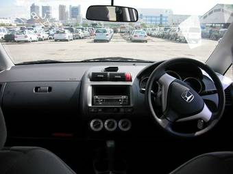 2005 Honda Fit Photos