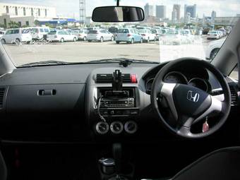 2005 Honda Fit Pictures