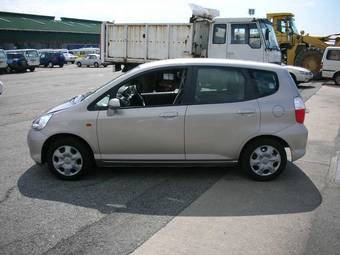 2005 Honda Fit Photos