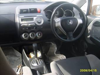 2005 Honda Fit Photos