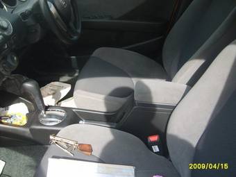 2005 Honda Fit Photos