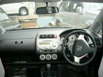 2005 Honda Fit Pictures