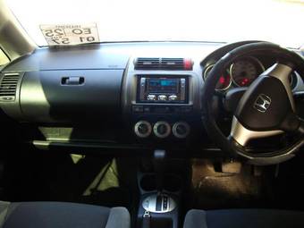 2005 Honda Fit Photos