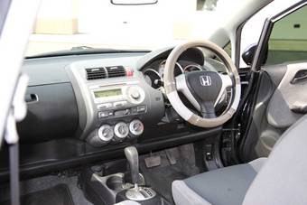 2005 Honda Fit Wallpapers