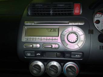 2005 Honda Fit Photos