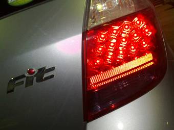 2005 Honda Fit Pictures