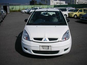 2005 Honda Fit Photos