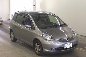 2005 Honda Fit Photos