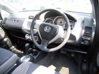 2005 Honda Fit Photos