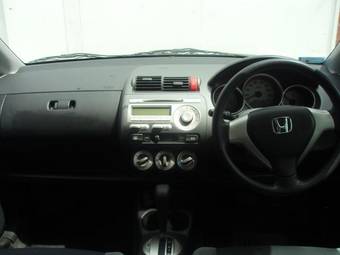 2005 Honda Fit Photos