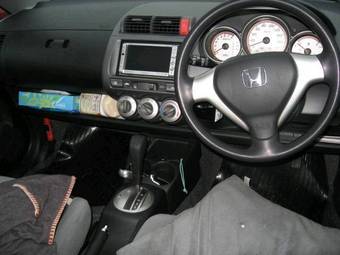 2005 Honda Fit Pictures