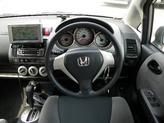 2005 Honda Fit Pictures