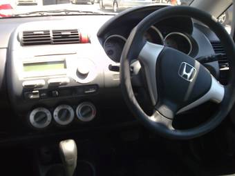 2005 Honda Fit Photos