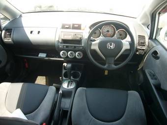 2005 Honda Fit Photos