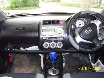 2005 Honda Fit Photos