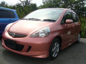 2005 Honda Fit Photos