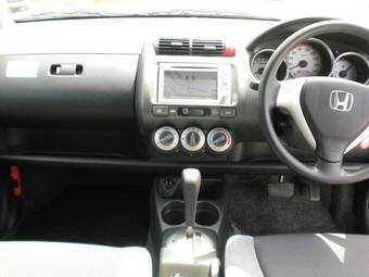 2005 Honda Fit Pictures