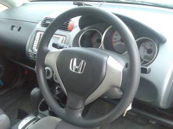2005 Honda Fit Photos
