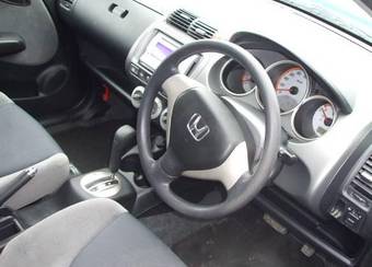 2005 Honda Fit Pictures
