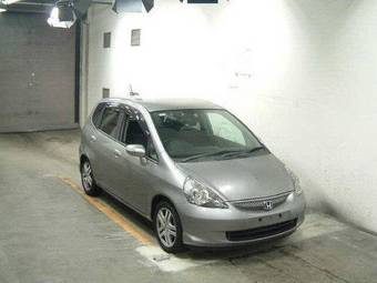 2005 Honda Fit Pictures