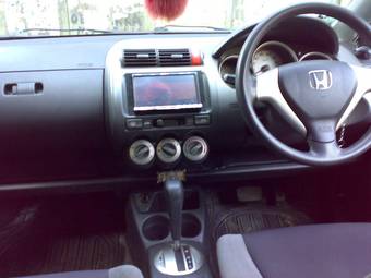 2005 Honda Fit Photos
