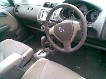 2005 Honda Fit Photos