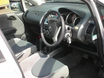 2005 Honda Fit Photos