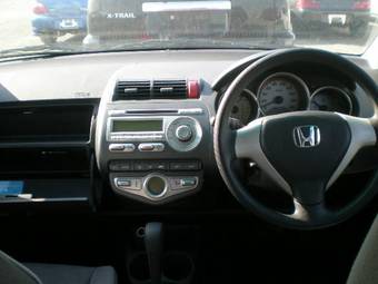 2005 Honda Fit Photos