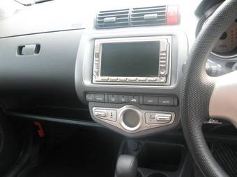 2006 Honda Fit Images