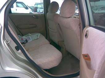 2002 Honda Fit Aria Photos