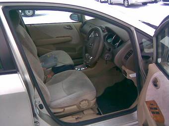 2002 Honda Fit Aria Pictures