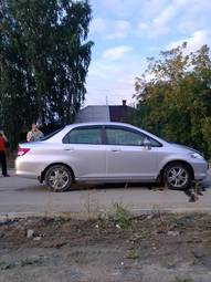 2002 Honda Fit Aria Photos