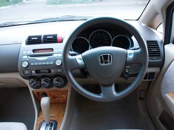 2002 Honda Fit Aria Pictures
