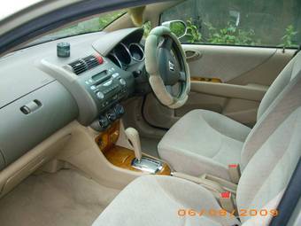 2002 Honda Fit Aria Pictures